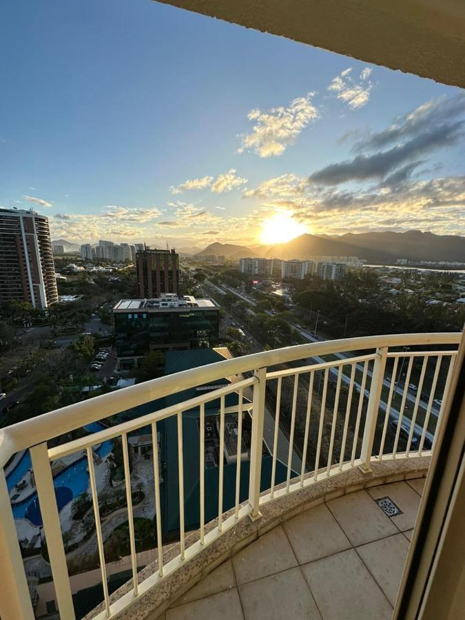 Flat Com Vista Panoramica -15- Na Barra Da Tijuca - Estacionamento Gratuito - Frigobar - Ar Condicionado - Piscina - Academia - Balsa Para Praia Gratis - Varanda - Vista Parcial Mar E Lagoa 里约热内卢 外观 照片