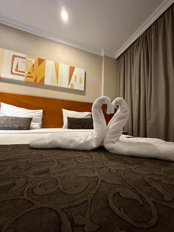 Flat Com Vista Panoramica -15- Na Barra Da Tijuca - Estacionamento Gratuito - Frigobar - Ar Condicionado - Piscina - Academia - Balsa Para Praia Gratis - Varanda - Vista Parcial Mar E Lagoa 里约热内卢 外观 照片