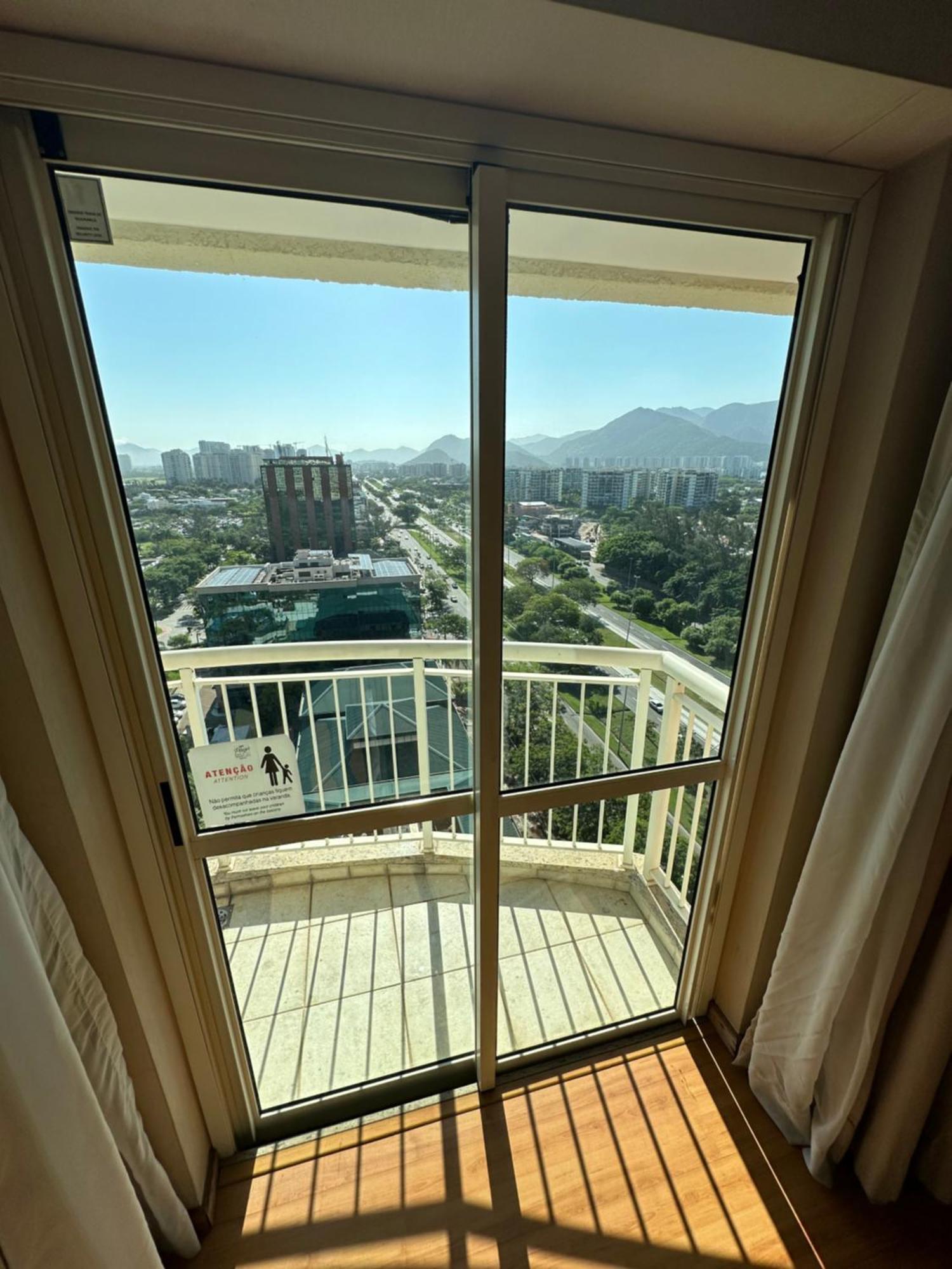 Flat Com Vista Panoramica -15- Na Barra Da Tijuca - Estacionamento Gratuito - Frigobar - Ar Condicionado - Piscina - Academia - Balsa Para Praia Gratis - Varanda - Vista Parcial Mar E Lagoa 里约热内卢 外观 照片