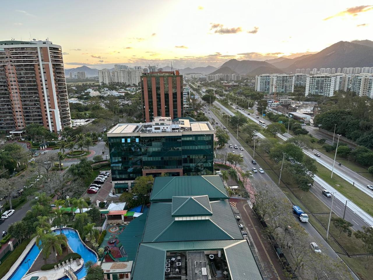 Flat Com Vista Panoramica -15- Na Barra Da Tijuca - Estacionamento Gratuito - Frigobar - Ar Condicionado - Piscina - Academia - Balsa Para Praia Gratis - Varanda - Vista Parcial Mar E Lagoa 里约热内卢 外观 照片