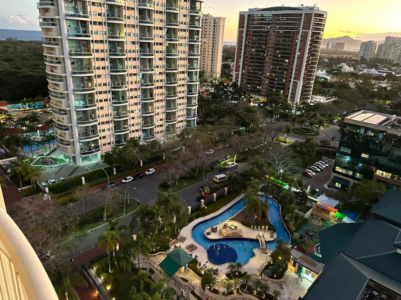 Flat Com Vista Panoramica -15- Na Barra Da Tijuca - Estacionamento Gratuito - Frigobar - Ar Condicionado - Piscina - Academia - Balsa Para Praia Gratis - Varanda - Vista Parcial Mar E Lagoa 里约热内卢 外观 照片
